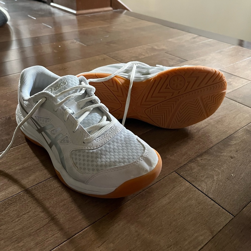 ASICS upcourt 5, white, sz 6